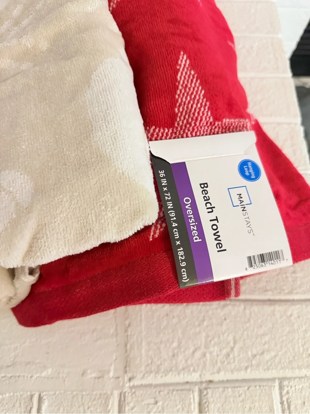 Mainstays Red and Cream Oversized Beach Towel